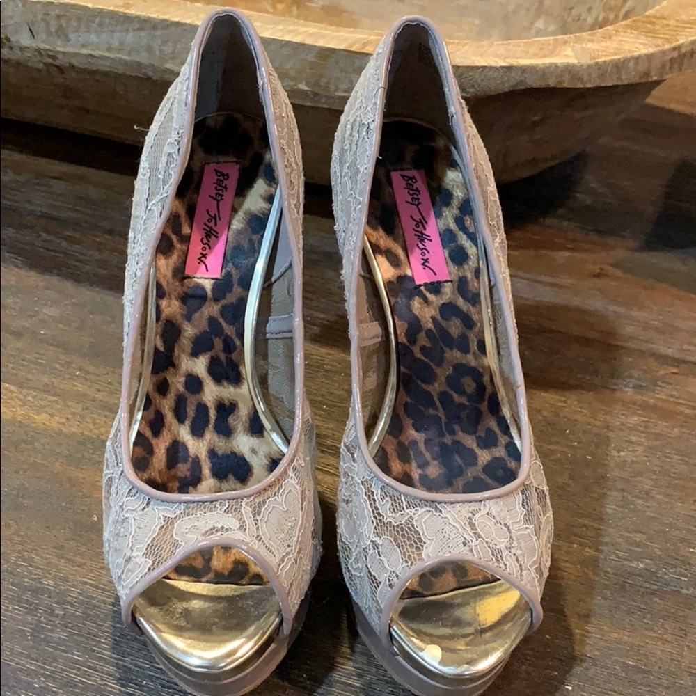 Betsey Johnson Samantha Pumps